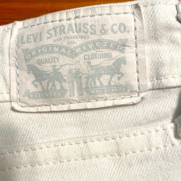 Levi Strauss Waist Size 32 White Skinny Jeans - Picture 9 of 9